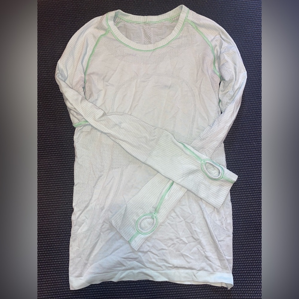 lululemon long sleeve size 6
